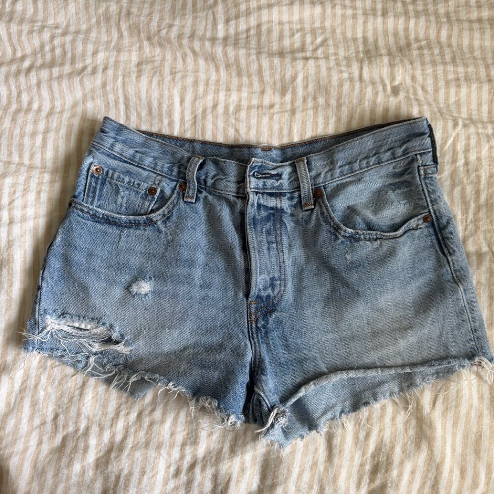 Levi 501 Shorts Medium Wash Size 27